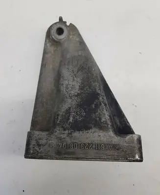 Mercedes-Benz C AMG W203 Engine mounting bracket A6112230804