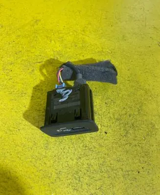 Jaguar XF X250 AUX in-socket connector 