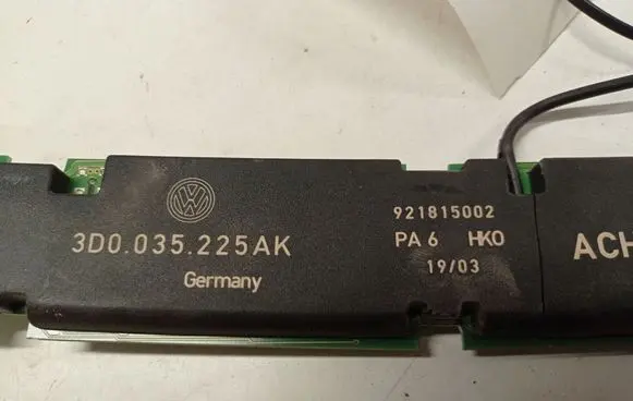 Volkswagen Phaeton Aerial antenna amplifier 3D0035225AK 921815002