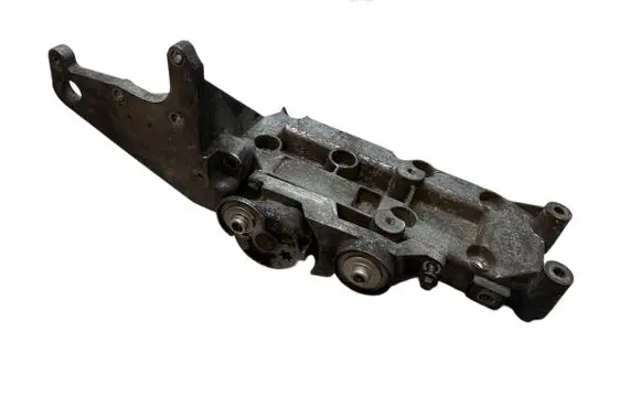 Volvo XC90 Engine mounting bracket 30757168