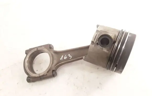 Toyota Corolla E110 Piston with connecting rod