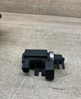 BMW 3 E46 Turbo solenoid valve 2247906 72279600 03R304