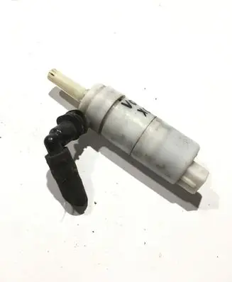 Volvo XC90 Windscreen/windshield washer pump