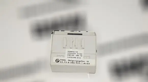BMW 5 E39 Yaw turn rate sensor 8386932
