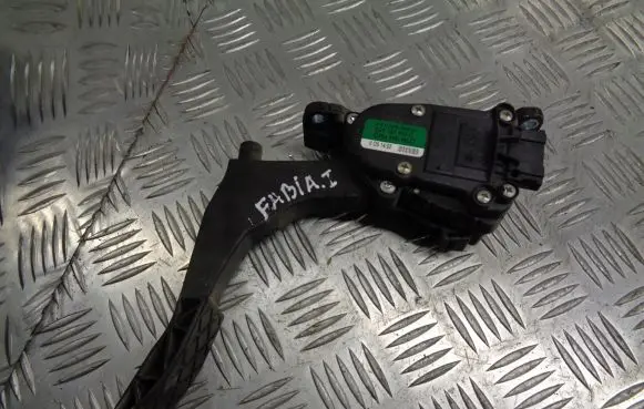 Skoda Fabia Mk1 (6Y) Accelerator throttle pedal 6Q1721503C