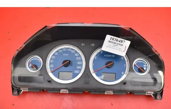 Volvo XC90 Speedometer (instrument cluster) 8673265