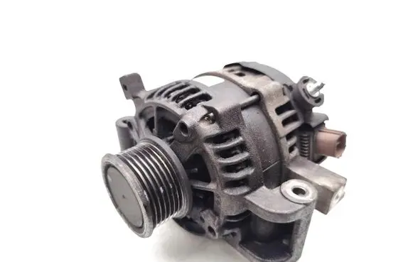 Toyota Avensis T270 Generator/alternator 27060-0R071