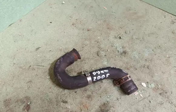 Renault Trafic II (X83) Engine coolant pipe/hose
