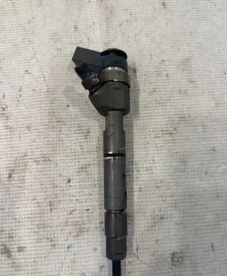 Mercedes-Benz B W245 Fuel injector 0445110167