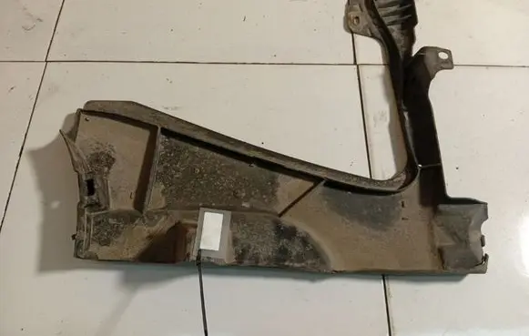 Citroen C5 Engine splash shield/under tray 9682871680