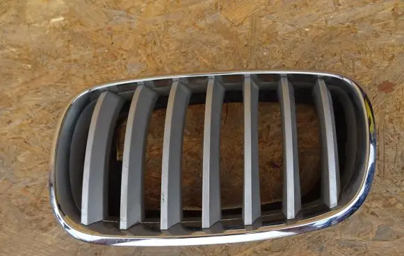 BMW X5 E70 Front bumper upper radiator grill 7171395