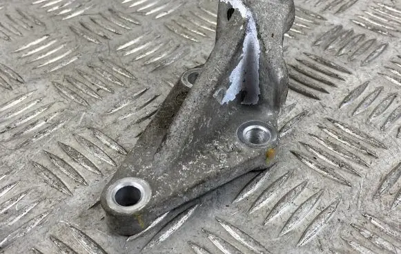 Hyundai Santa Fe Rear differential/diff mount bracket 