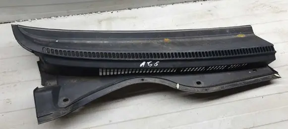 Toyota Corolla Verso AR10 Wiper trim 557810F010