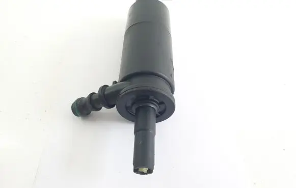 Mercedes-Benz E W212 Windscreen/windshield washer pump 2108691221