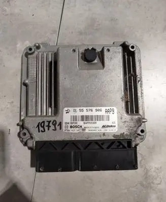 Opel Insignia A Engine control unit/module 55576906 0281017105