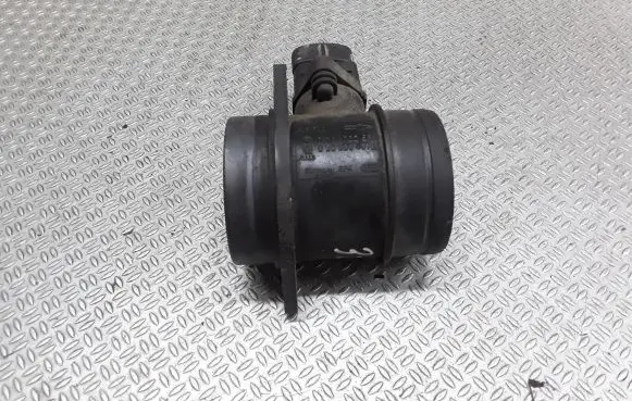Skoda Fabia Mk1 (6Y) Mass air flow meter 0281002531 038906461B