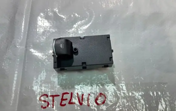 Alfa Romeo Stelvio Electric window control switch