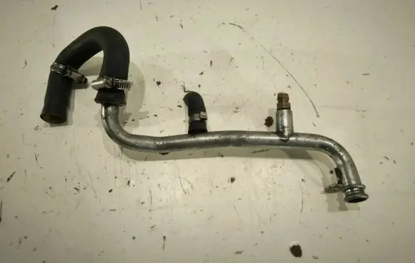 Volvo V50 Gearbox oil cooler pipe/hose 