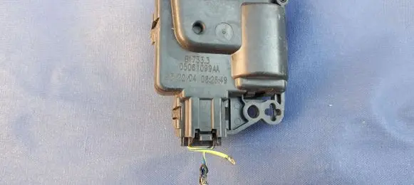 Chrysler 300 - 300C Air flap motor/actuator 05061099AA