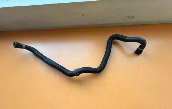 Land Rover Discovery Sport Engine coolant pipe/hose GJ327H255AB