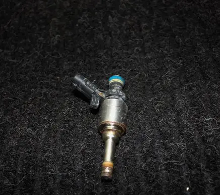Audi Q5 SQ5 Fuel injector 06H906036E