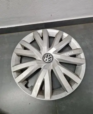 Volkswagen Golf VII R16 wheel hub/cap/trim 5G0601147B