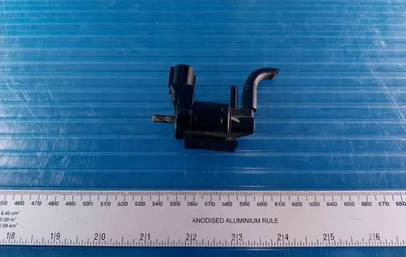 Mazda 626 Turbo solenoid valve F2L4 9Z28