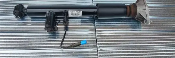BMW 4 F32 F33 Rear shock absorber/damper 6883150 F32H107V
