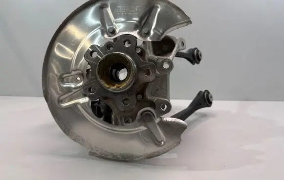 BMW X6M G06 F96 Rear wheel hub 6876654