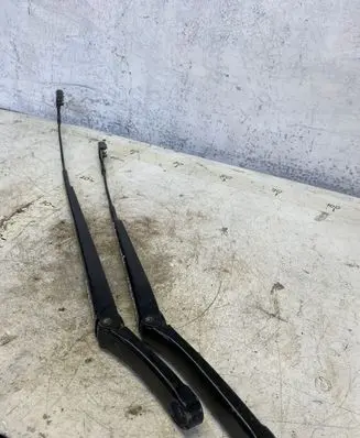 Volkswagen Touran III Front wiper blade arm 5tb955410