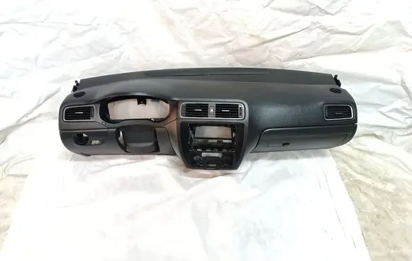 Volkswagen Jetta VI Dashboard