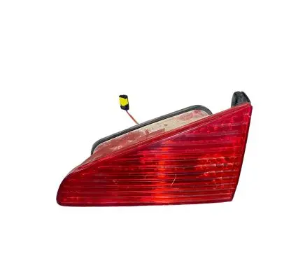 Peugeot 607 Tailgate rear/tail lights