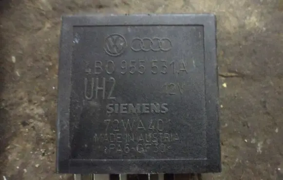 Volkswagen Polo Window wiper relay 4b0955531a