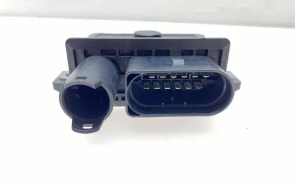 BMW 1 E81 E87 Glow plug pre-heat relay GSE101 0002440262 0522120101
