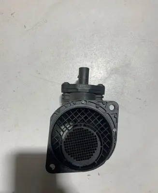 Volkswagen Golf V Mass air flow meter 038906461B 0281002531