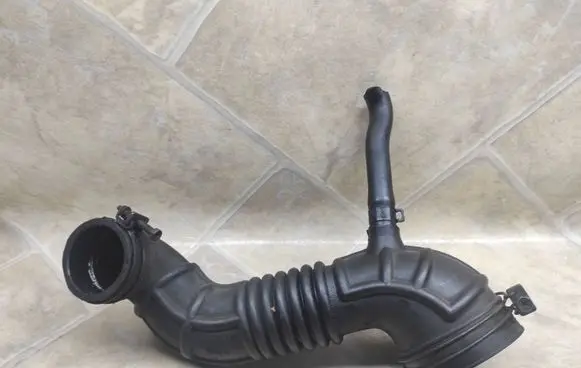 KIA Sorento Turbo air intake inlet pipe/hose 281303E210
