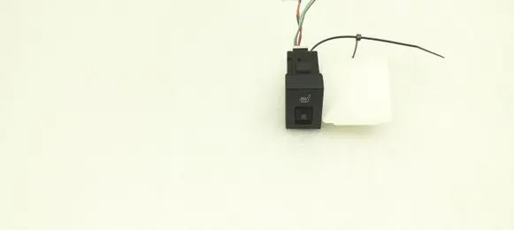 Mazda 3 II Seat heating switch BBM266420A