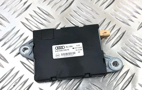Audi TT TTS Mk2 Antenna control unit 8J8035225M