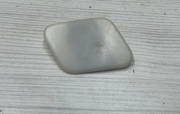 Nissan Qashqai Headlight washer spray nozzle cap/cover 28658JD000