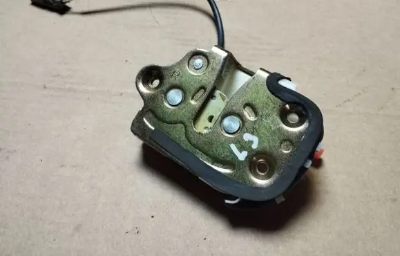 Honda Element Rear door lock