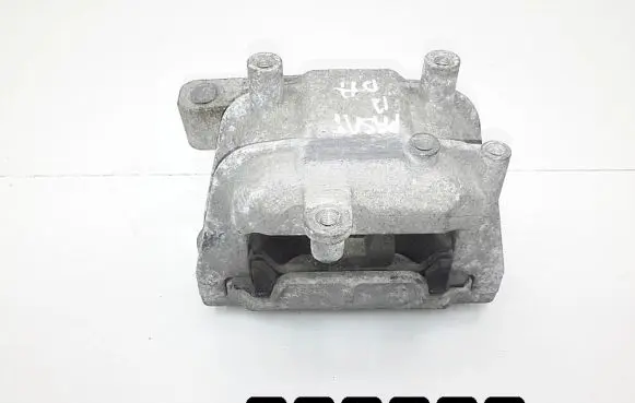 Volkswagen PASSAT B7 Engine mount bracket 1k0199262