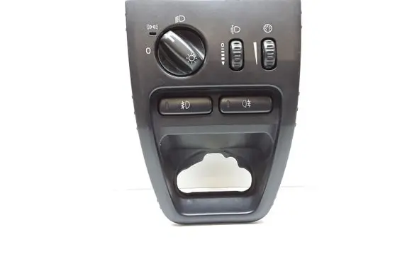 Volvo XC90 Light switch 8685452