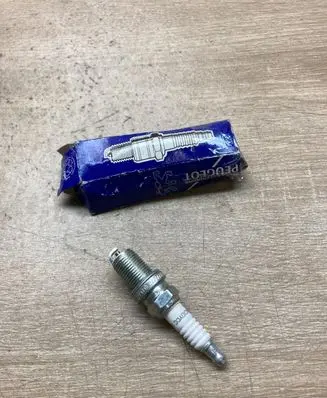 Peugeot 106 Spark plug 5962J1 PC10YCC