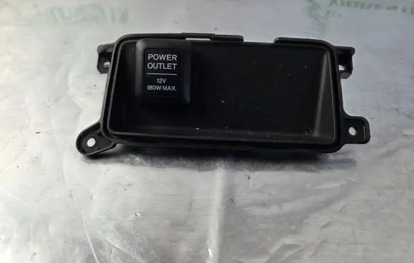 Honda CR-V 12 V Socket (front) 77291T0AU010M1 1084221 108422B1A