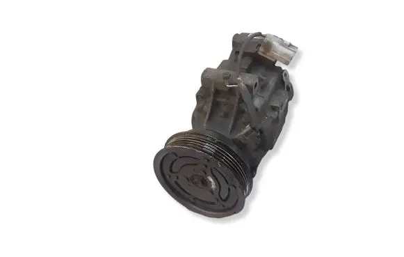 Toyota Corolla Verso E121 Air conditioning (A/C) compressor (pump) 4472206350
