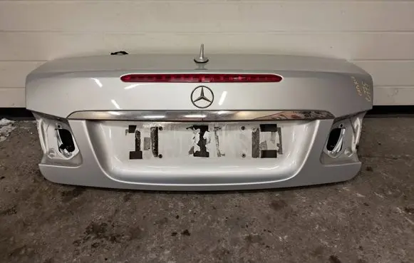 Mercedes-Benz E C207 W207 Tailgate/trunk/boot lid 
