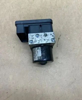 Audi A3 S3 8L ABS Pump 1C0907379C 1J0614117E 10096003113
