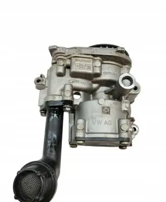 Volkswagen PASSAT B8 Oil pump 04L145208K