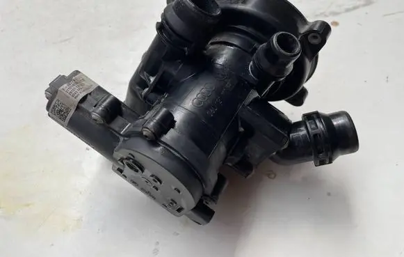 Audi A3 S3 8V Rear glass lock/latch 06L121111P