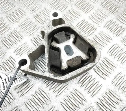 Mercedes-Benz CLA C117 X117 W117 Engine mount bracket A2462400809